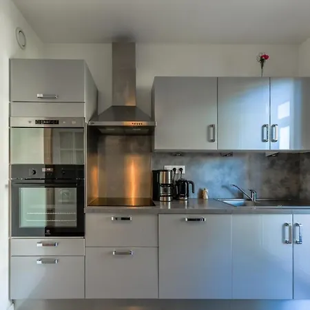 Apartment Furnished For 4 People In The Center Annecy