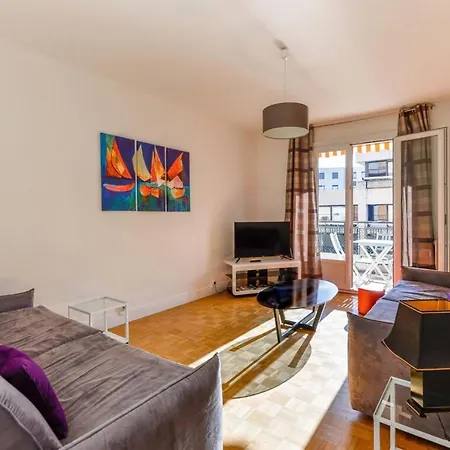 Apartment Furnished For 4 People In The Center Annecy